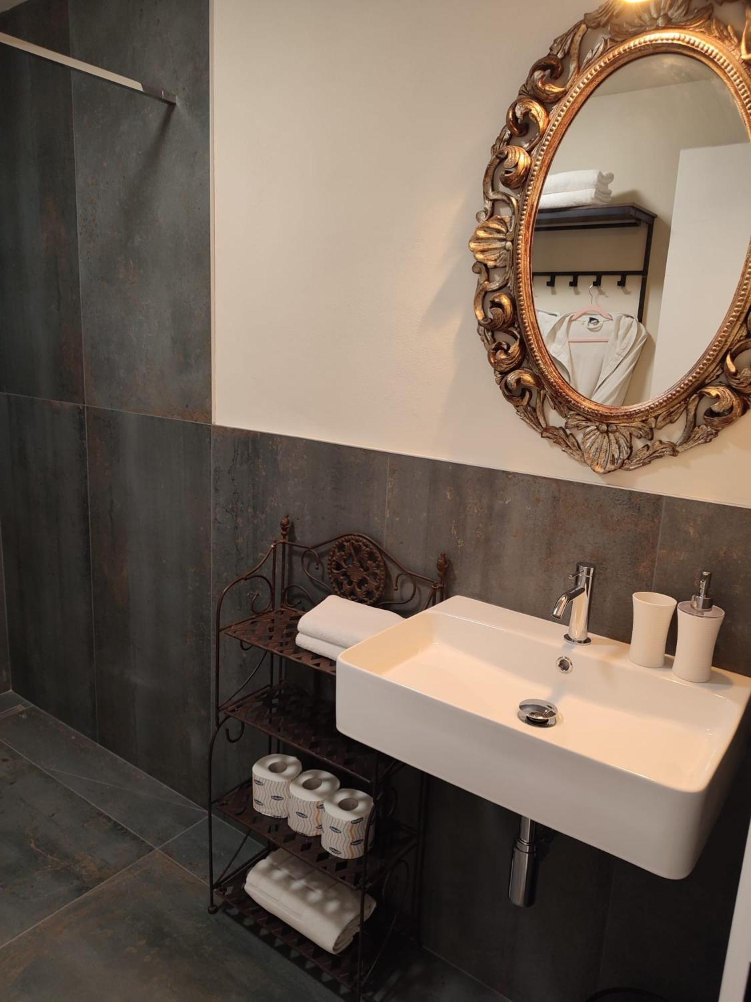 Casa Vacanze Bella-Host By Foresteria Bergamo Bella Экстерьер фото